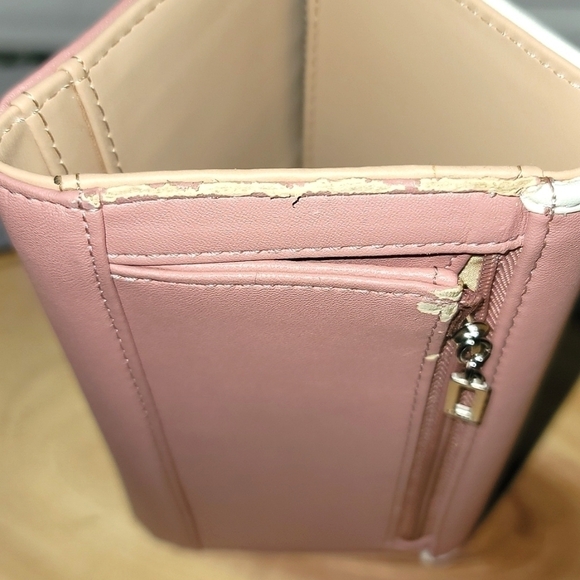 Guess Wallet - Picture 5 of 6